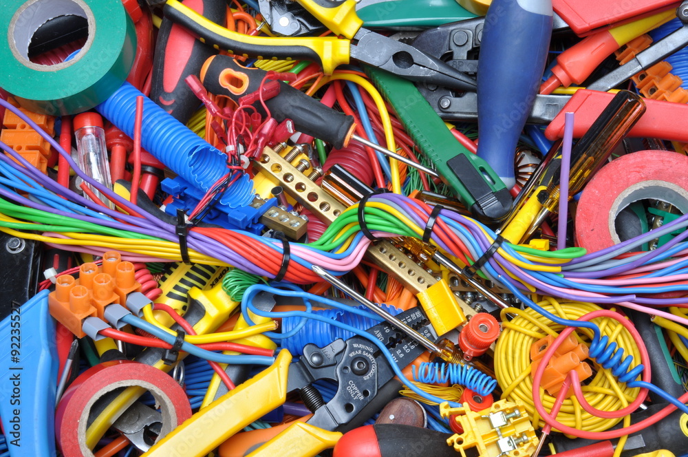 Tools and electrical component kit used in electrical installations