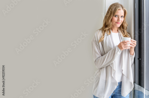 Beautiful woman having a co...