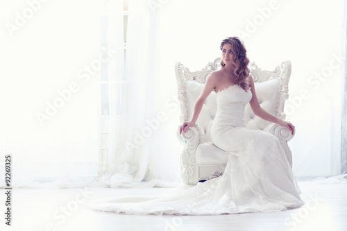 Obraz na płótnie Young beautiful bride