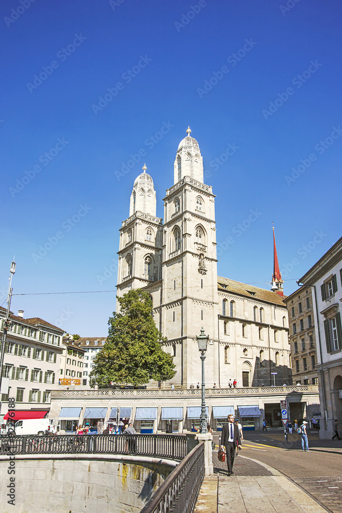 Obraz premium Zurich city center and Grossmunster in summer in Switzerland