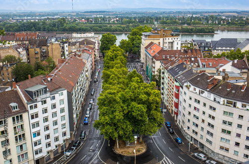 Blick über die Kaiserstraße Richtung Rhein in Mainz photo