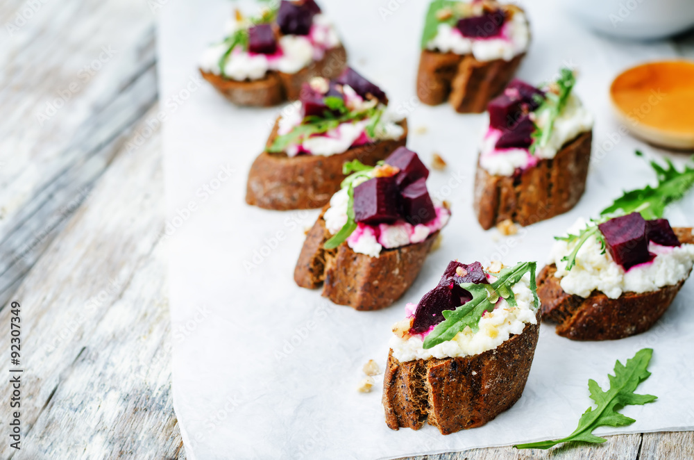 beet goat cheese arugula walnut honey crostini beet goat cheese arugula walnut honey crostini