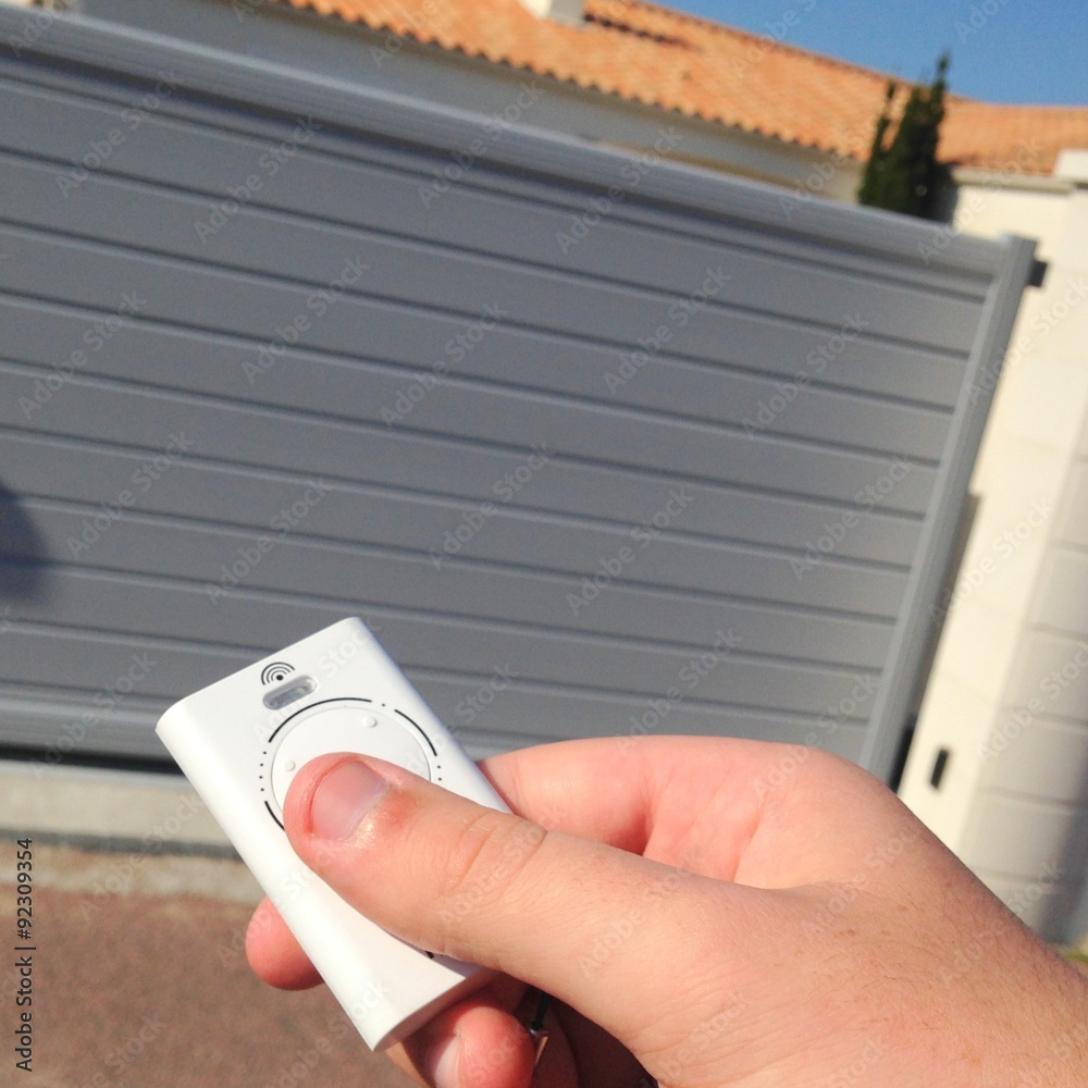 Obraz premium ouvrir le portail avec une télécommande