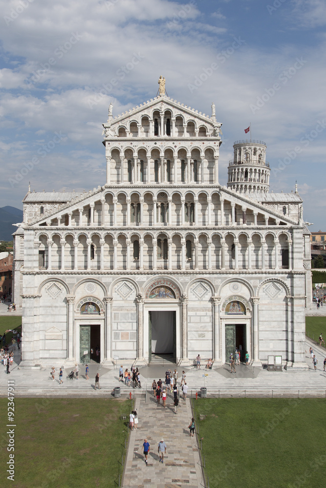 Der Dom von Pisa mit dem schiefen Turm