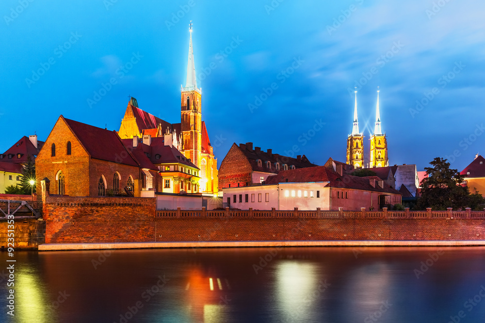 Fototapeta premium Night view of Wroclaw, Poland