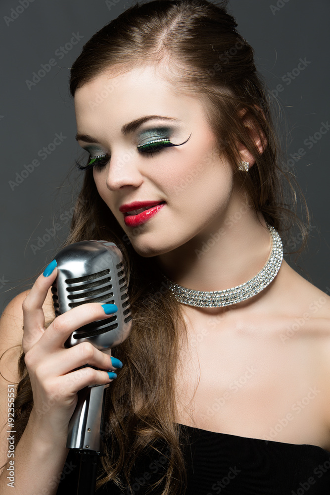 Beautiful female singer Beautiful female singer