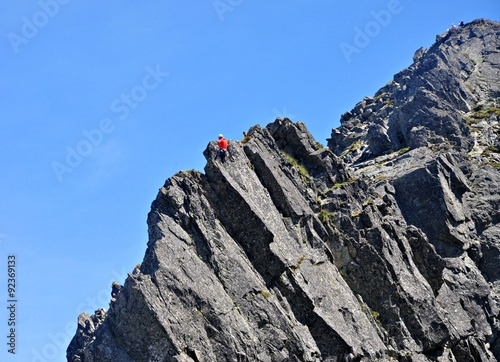 Obraz na płótnie Tatry, wspinacze na grani Zamarłej Turni w salonie