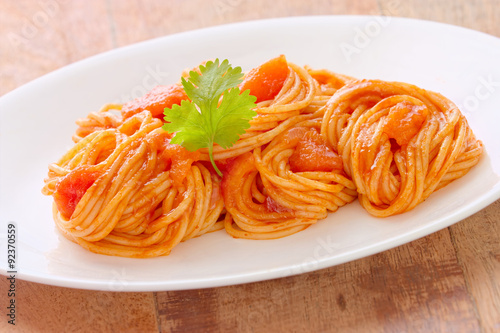 Spaghetti with tomato sauce 