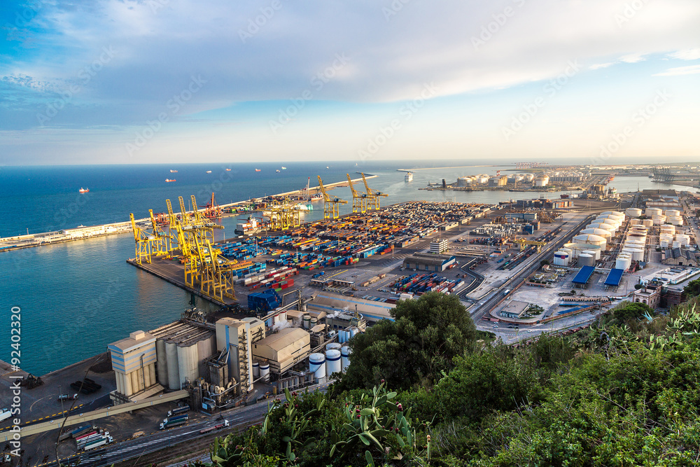 Obraz premium Panoramic view of the port in Barcelona