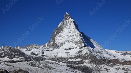Fototapeta Naklejka Na Ścianę i Meble -  Onset of winter in Zermatt, Matterhorn
