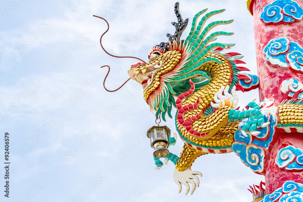Fototapeta premium Chinese style dragon statue on natural light