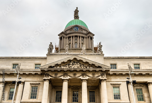 Detail of the Custom House, a neoclassical building in Dublin © Leonid Andronov