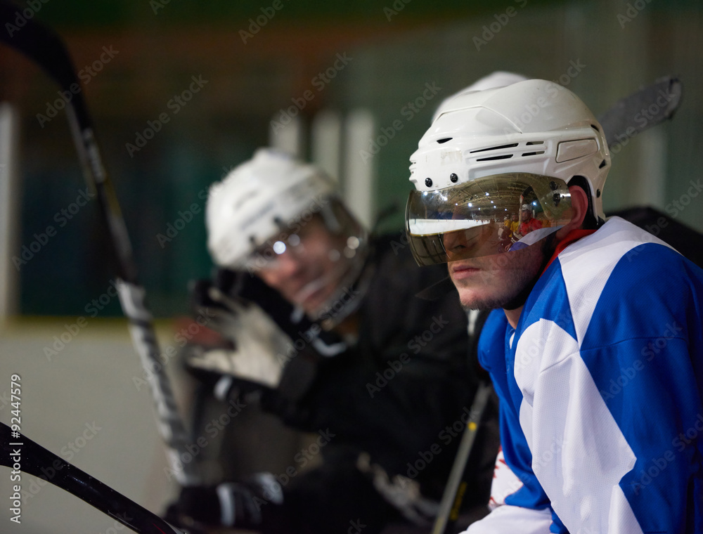 Naklejka premium ice hockey players on bench
