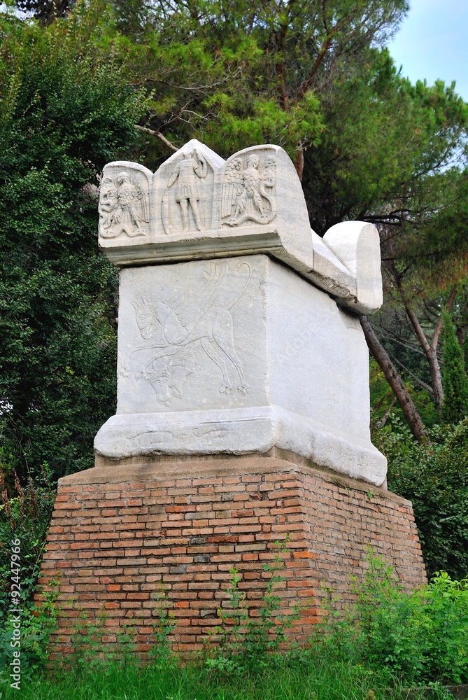 Obraz premium Sarcofago del proconsole publio vibio mariano - tomba di nerone - roma - lazio - italia