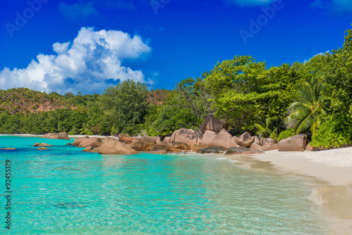 Anse Lazio - Paradise beach in Seychelles, tropical island Praslin © Simon Dannhauer