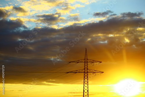 Sonnenuntergang und ein Strommast photo