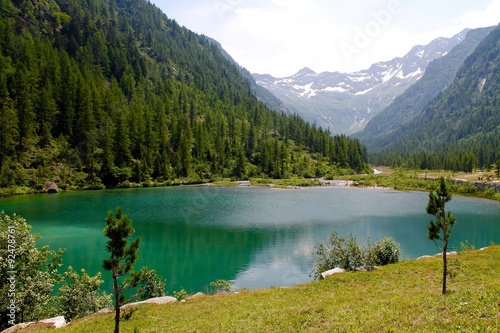 Fototapeta Naklejka Na Ścianę i Meble -  Lago delle Fate - Valle d' Aosta