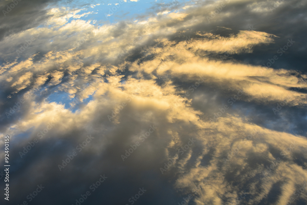 Fototapeta premium Wolkengebilde am Sommerhimmel