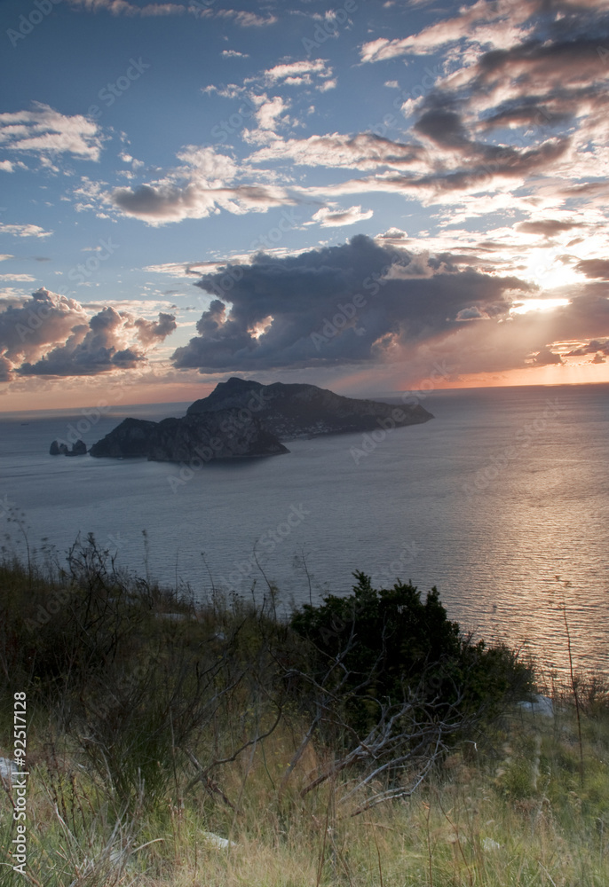 Tramonto sull'isola di Capri Tramonto sull'isola di Capri