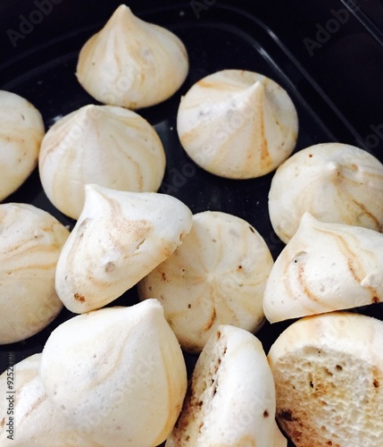 Meringue cookies with aquafaba (chickpea liquid)