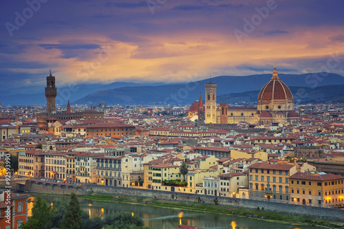 Fototapeta Florence. Image of Florence, Italy during dramatic twilight.