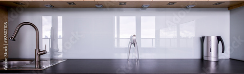 Φωτογραφία Kitchen sink and black worktop