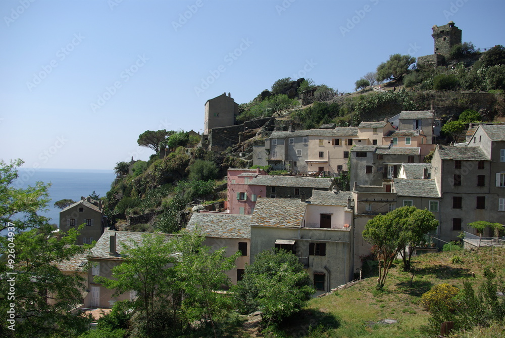 Corse, village perché de Nonza dans le cap Corse