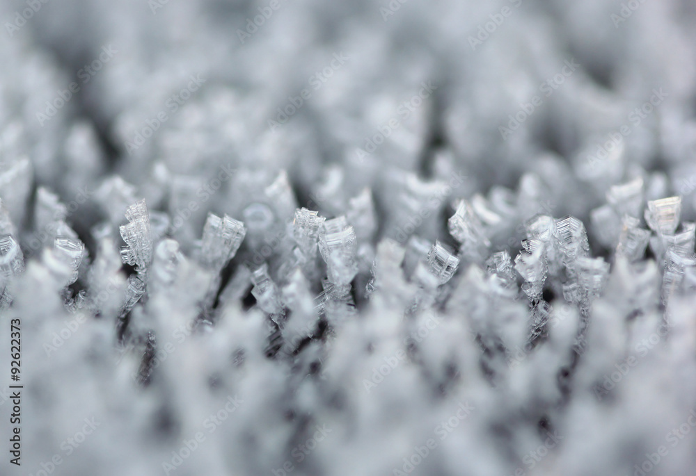 Obraz premium The small tiny ice columns and spikes macro shot