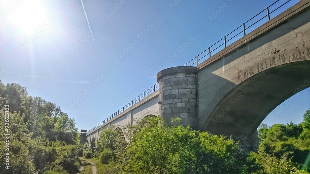 Bahnbrücke aus Stein Bahnbrücke aus Stein