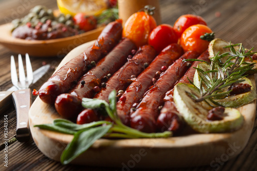 Grilled sausages with vegetables