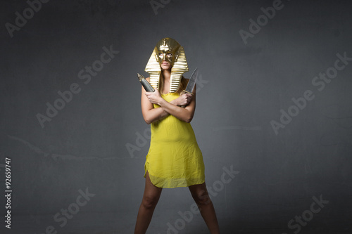 Tableau sur toile nice sphinx with knifes on hands