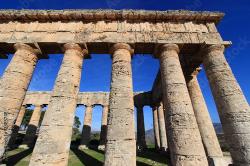 segesta sito archeologico templi photo