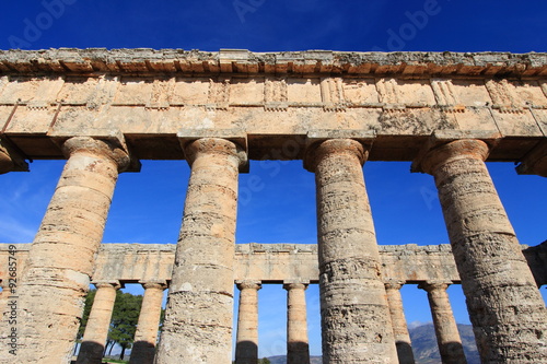 segesta sito archeologico templi photo