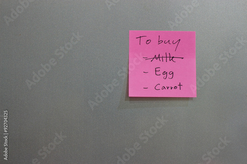 Post it paper on the fridge