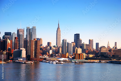NEW YORK CITY SKYLINE © rabbit75_fot
