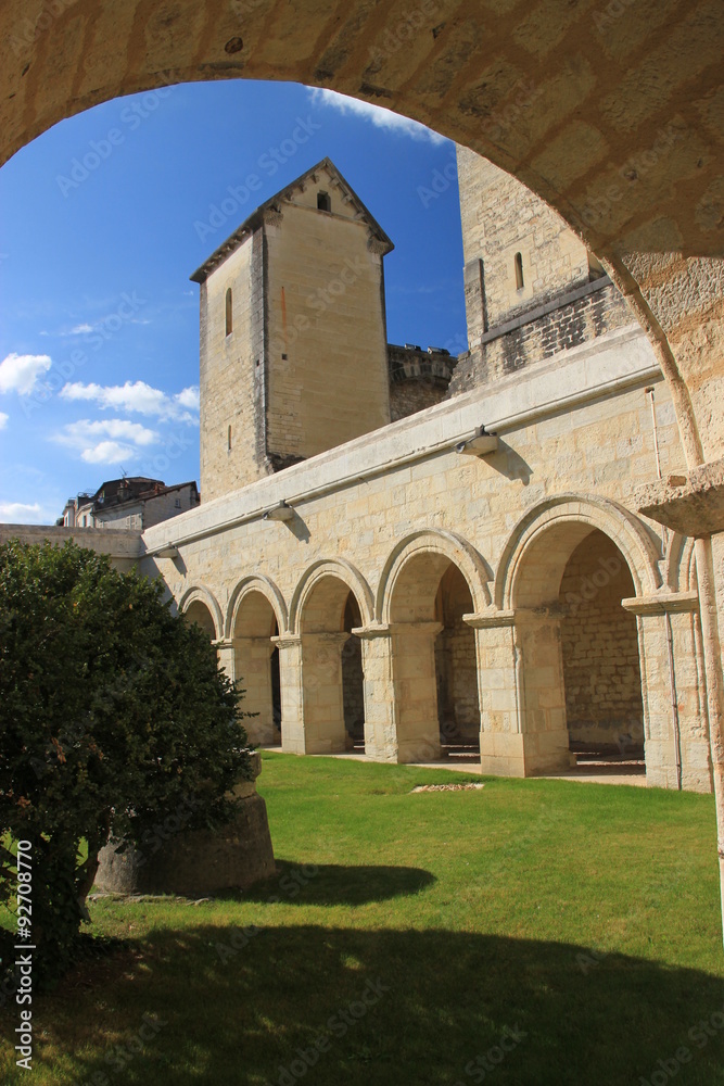Le cloître de la Basilique Saint-Front à Périgueux.