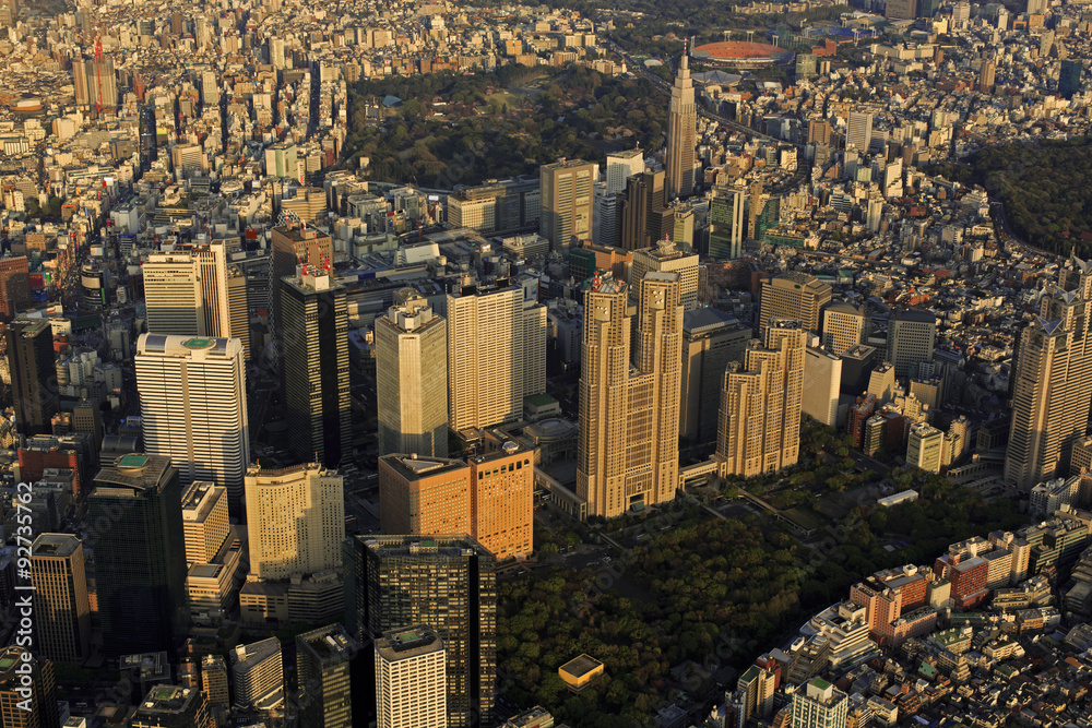 新宿副都心上空 西日の新宿副都心空撮stock Photo Adobe Stock