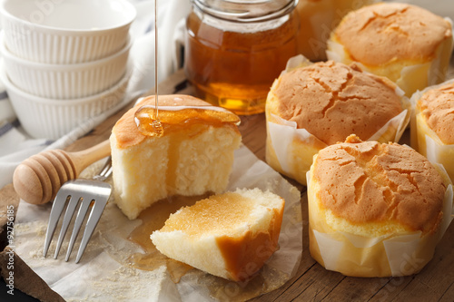 honey soft cake sweet dessert yummy bakery still life closeup