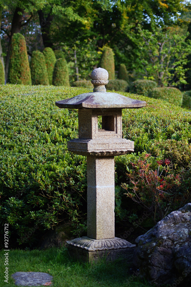 japanische Steinfigur