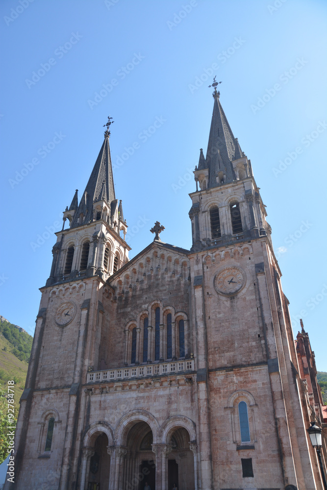 Santuario de la Virgen de Covadonga Santuario de la Virgen de Covadonga