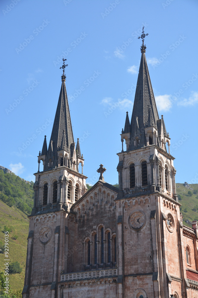 Santuario de la Virgen de Covadonga Santuario de la Virgen de Covadonga