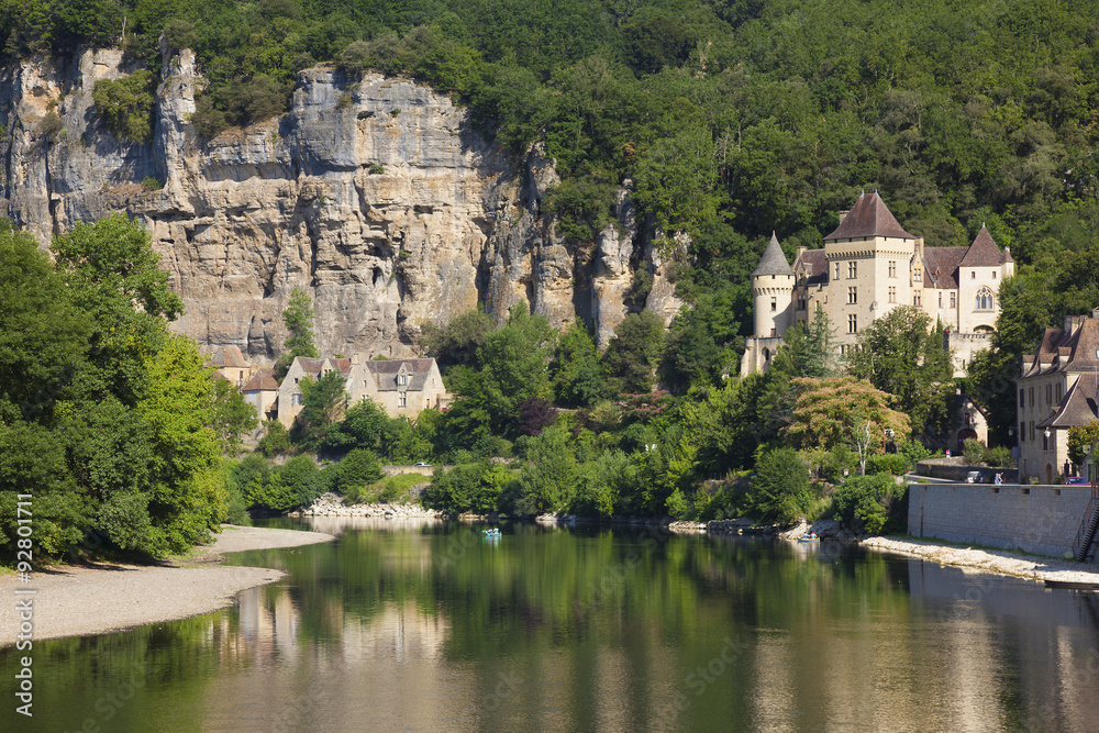 River Dordogne in La Roque-Gageac, Aquitaine, France