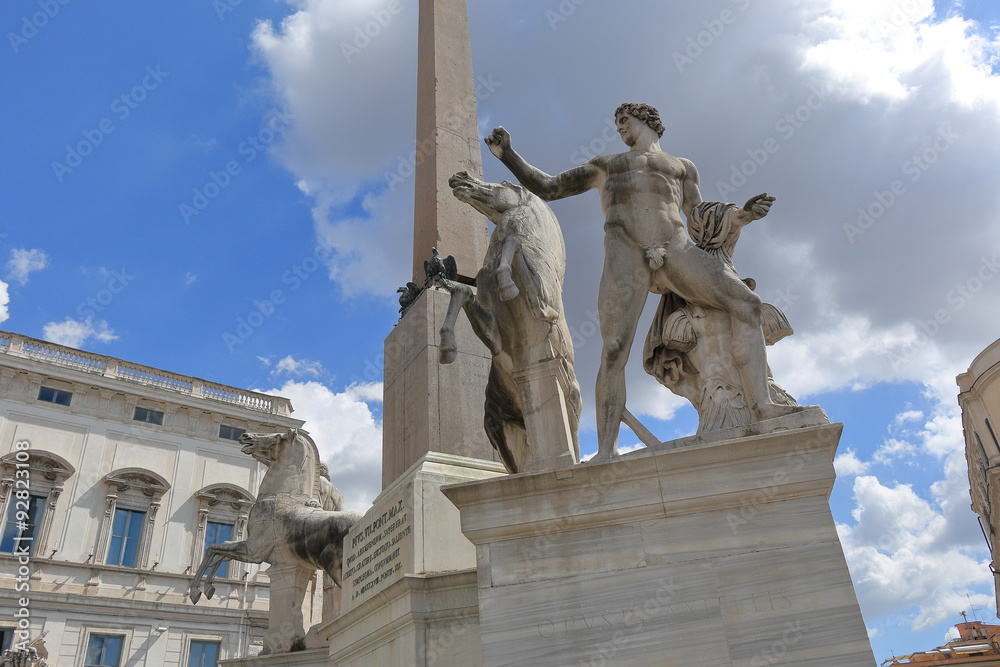 Obraz premium Detail of obelisk in Piazza del Quirinale in Rome