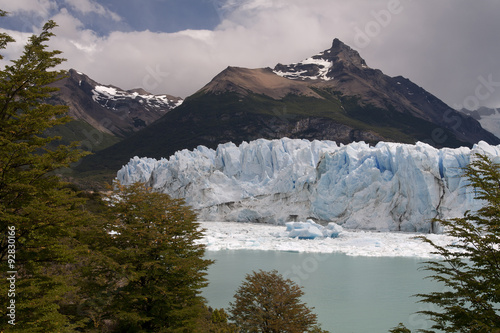 South America, Argentina, Pargue Nacional Los Glasiares, glacier Perito Moreno photo