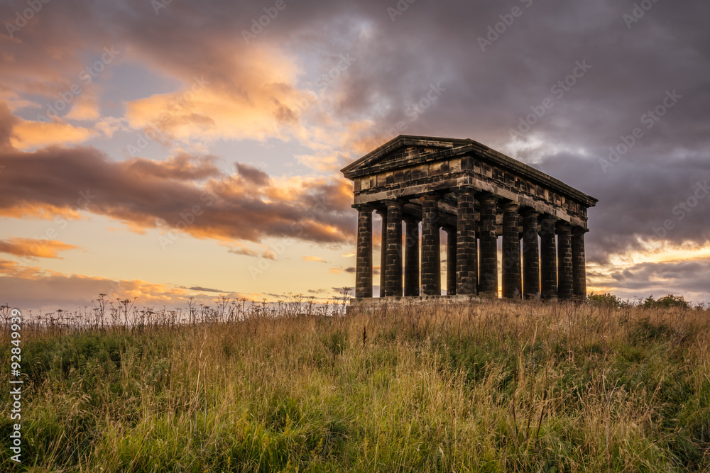Obraz premium Penshaw Monument at Sunset