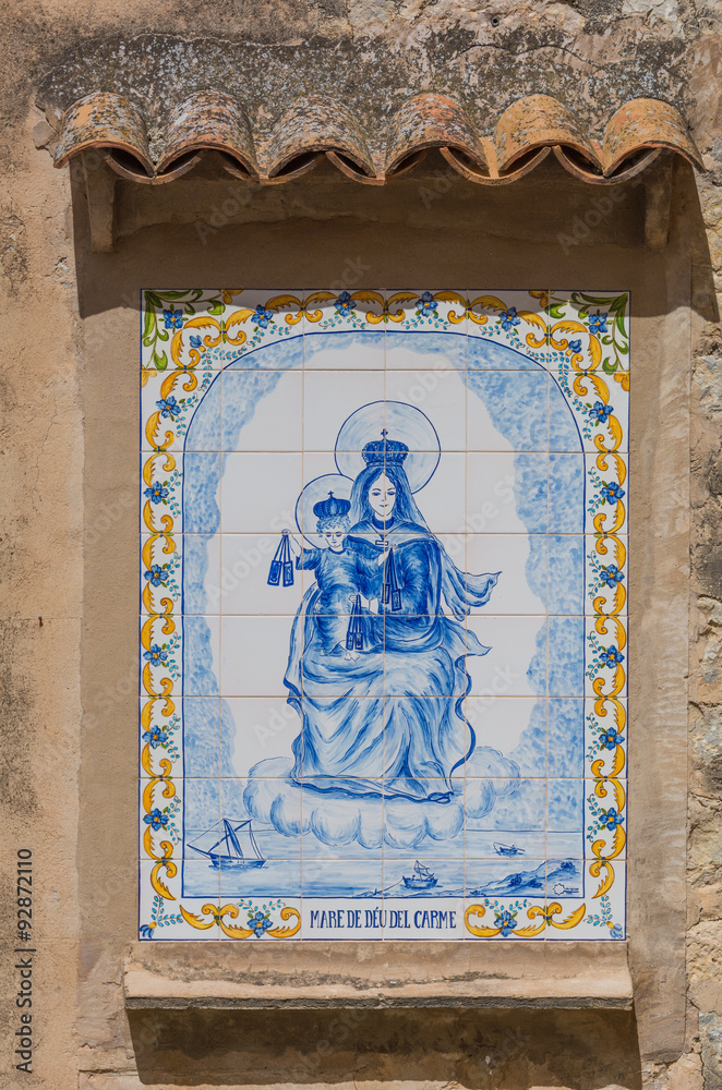 Heiligenbild, Wandkacheln an Kirchenmauer, Mallorca
