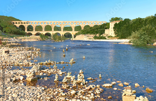 Les galets du Gardon au Pont du Gard