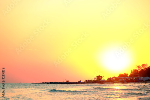 Fototapeta Naklejka Na Ścianę i Meble -  Sunset on the seashore