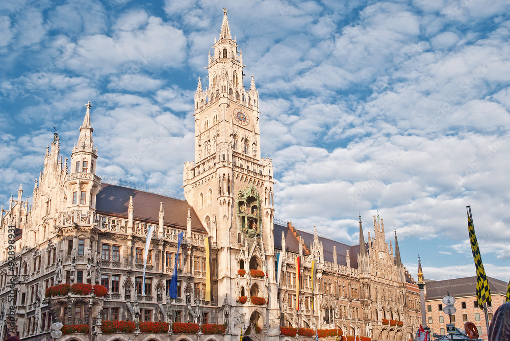 Obraz premium Nowy Ratusz na Marienplatz w Monachium, Bawaria