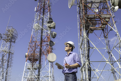 engineer communications check Antenna, Tablet 